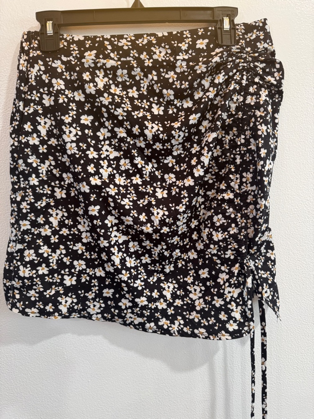 Shein High Rise Floral Skirt size Large - Picture 3 of 5